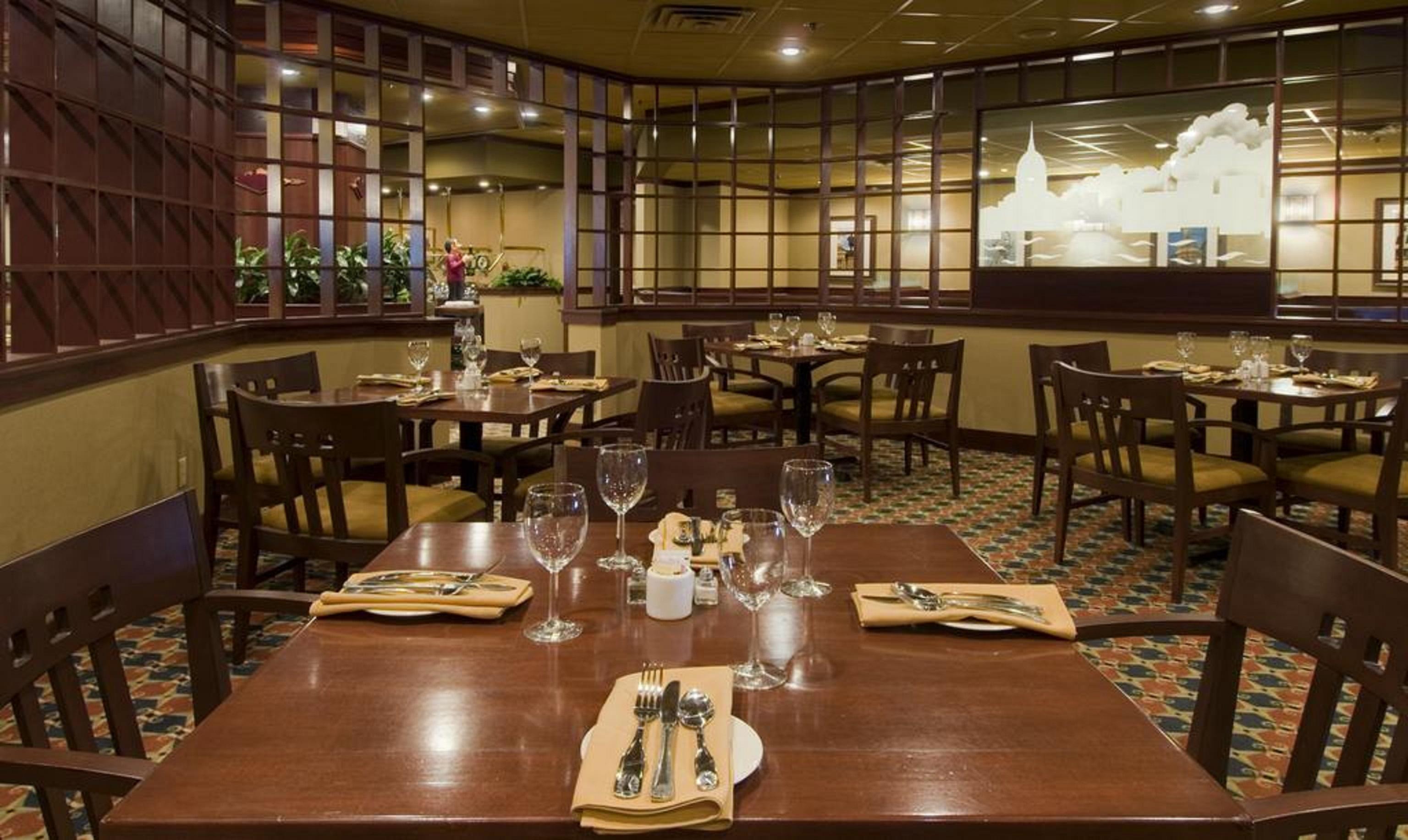 Hotel Doubletree By Hilton Lansing Facilidades foto