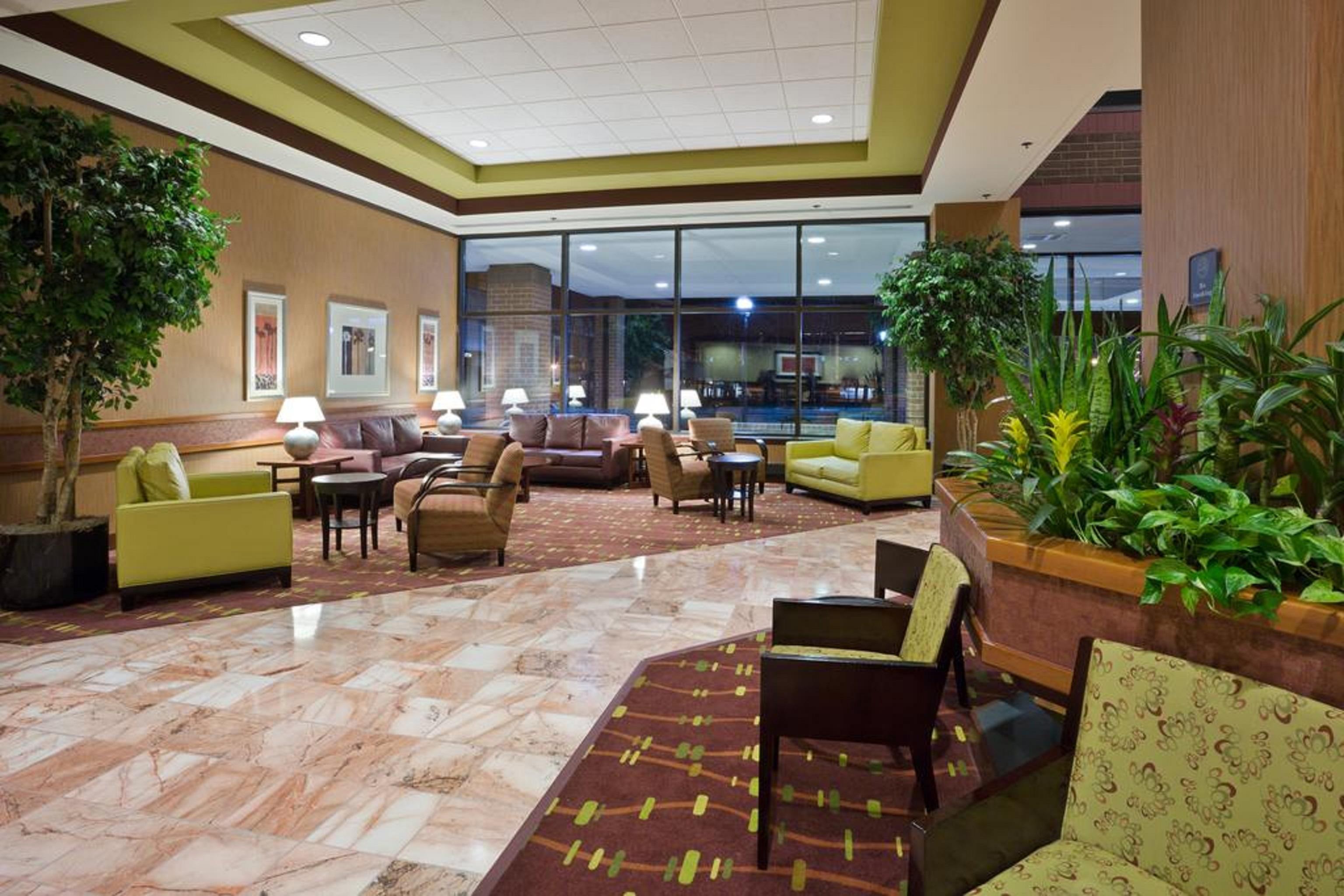 Hotel Doubletree By Hilton Lansing Exterior foto
