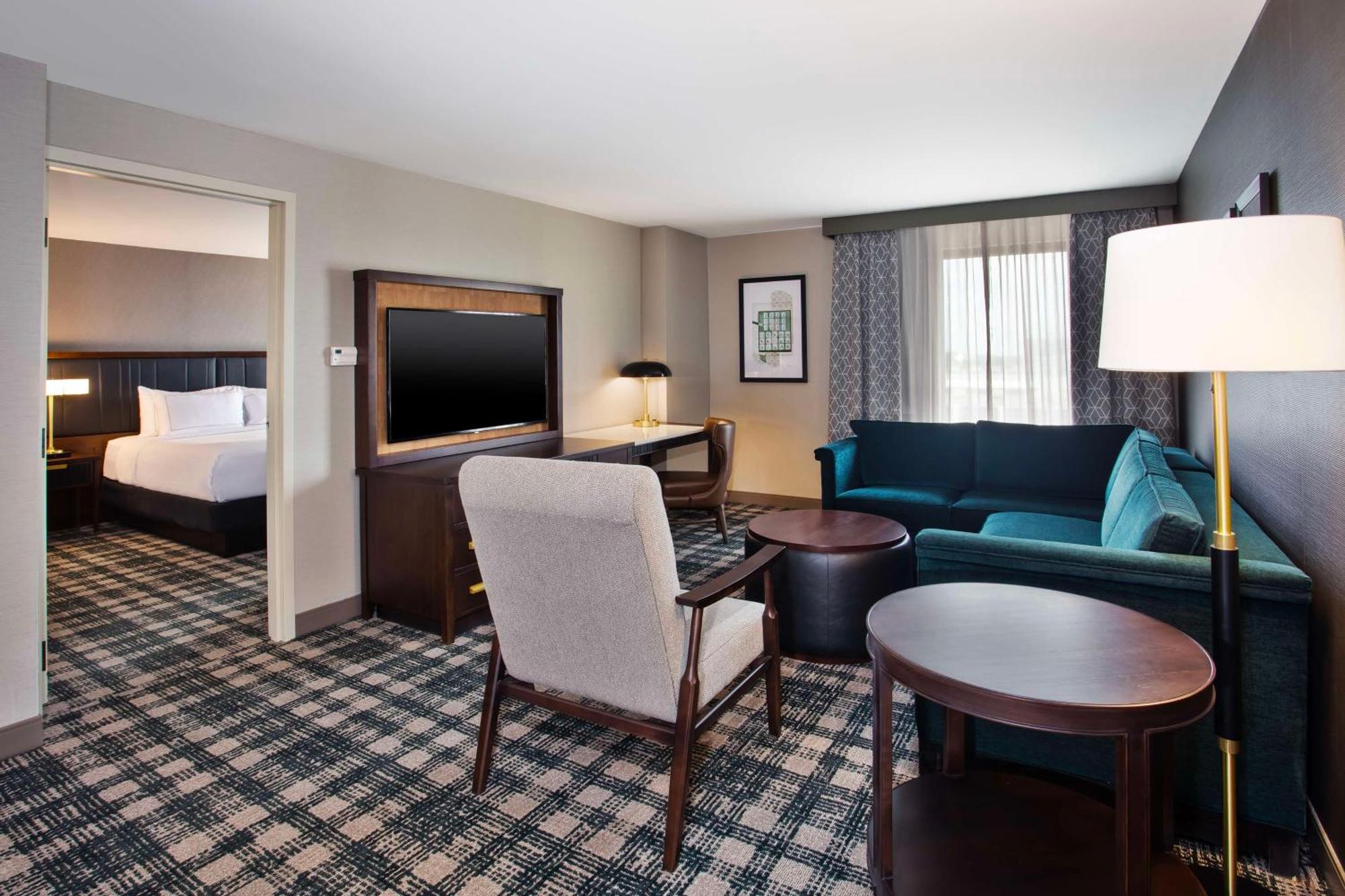 Hotel Doubletree By Hilton Lansing Exterior foto