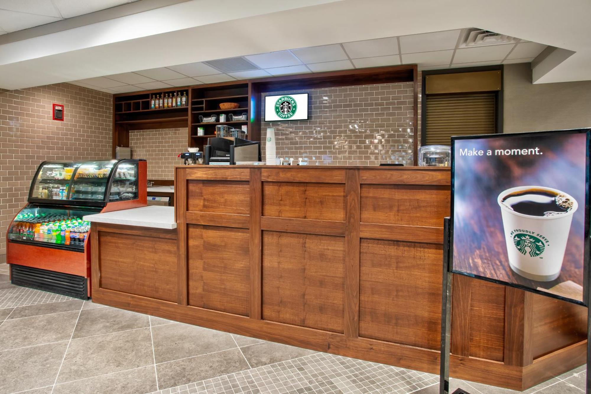 Hotel Doubletree By Hilton Lansing Exterior foto