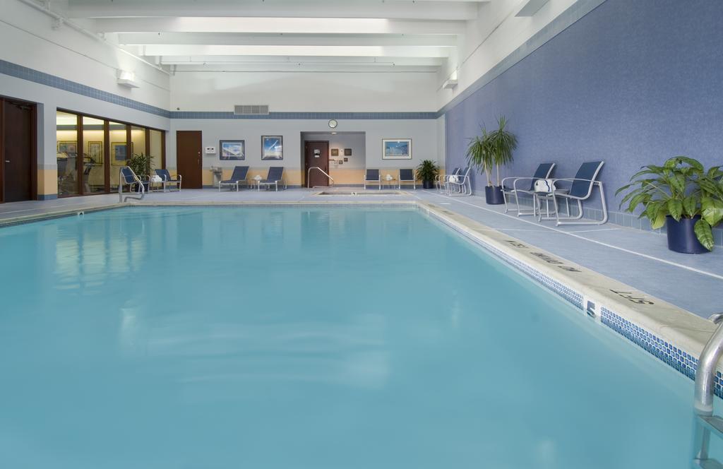 Hotel Doubletree By Hilton Lansing Facilidades foto